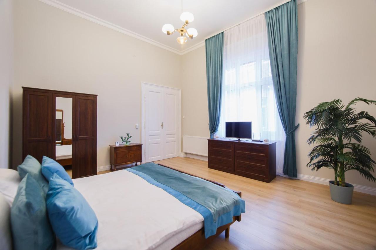 Retro City Center Home Oradea Luaran gambar