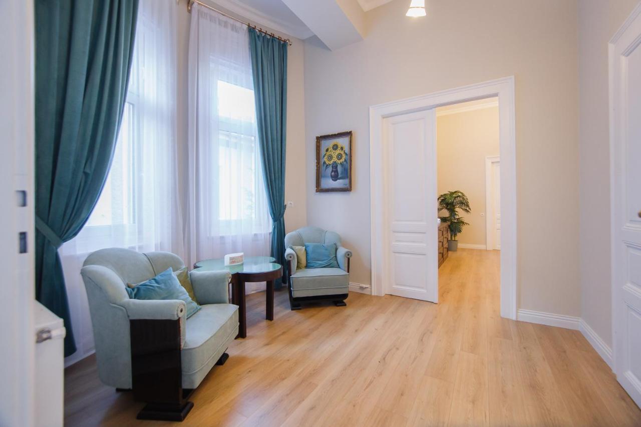 Retro City Center Home Oradea Luaran gambar