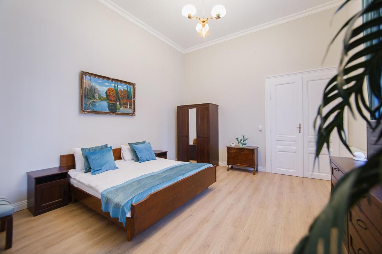 Retro City Center Home Oradea Luaran gambar