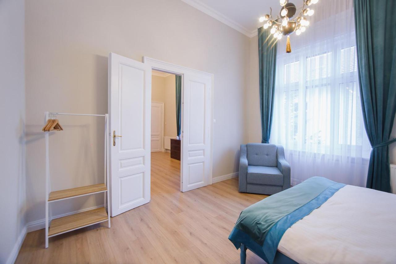 Retro City Center Home Oradea Luaran gambar